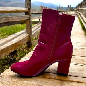 NWOT, Jingpin, Red Ankle Boots – Size 38 – Square Toe, Block Heel